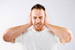 Тиннитус (шум в ушах): причины, лечение, что делать, симптомы