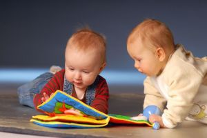 Развитие ребенка от 2 лет до 2,5 года: двигательные навыки, творчество, речевое, эмоциональное развитие, игры