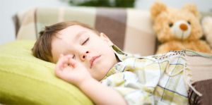 Нарушение или сокращение периодов отдыха и сна у детей: причины, симптомы, признаки, лечение