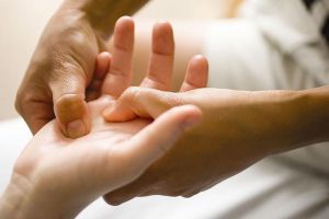 Терапия вынужденными движениями для руки и кисти