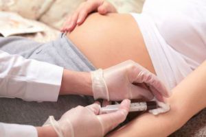 Сочетание беременности с аномалиями развития половых органов и их заболеваниями