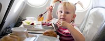 Кормление ребенка в самолете