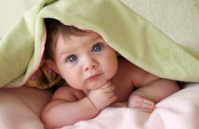 Эмоциональное и социальное развитие ребенка с первого по третий месяц