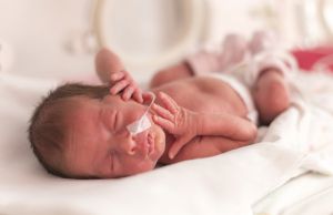 Врожденная диафрагмальная грыжа у новорожденных детей: лечение, симптомы, причины, признаки