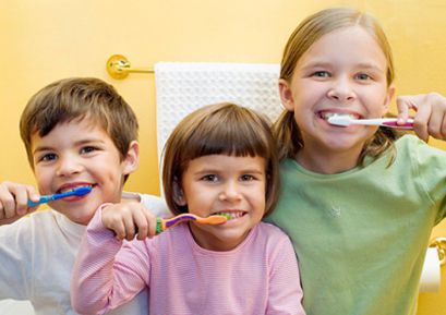 Обучение ребенка чистке зубов