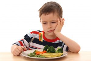 Почему дети отказываются есть полезные продукты