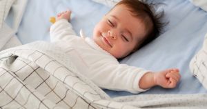 Как помочь малышу спать не просыпаясь: от трех месяцев до года