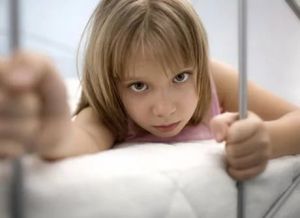 Шизофрения у детей: лечение, симптомы, причины, признаки