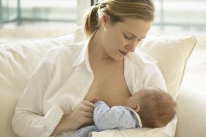 Третий этап отлучения от груди ребенка: 9-12 месяцев
