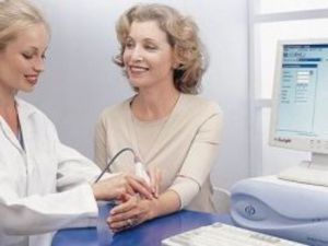 Остеопороз у женщин: что это такое, лечение, симптомы, причины, признаки