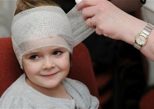 Травмы головы (головного мозга) у ребенка: лечение, признаки, причины, симптомы
