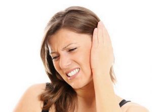 Боль в ухе: что делать, лечение, причины, симптомы, признаки