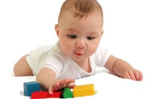 Развитие ребенка от 1-го и 7 месяцев до 1 года и 9 месяцев: двигательные навыки, творчество, речевое, эмоциональное развитие, игры