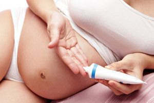 Растяжки при беременности (стрии), как избежать растяжек во время беременности, профилактика, лечение